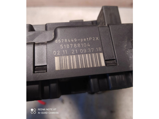 Блок предохранителей 8678449, 518788104   Volvo XC90    