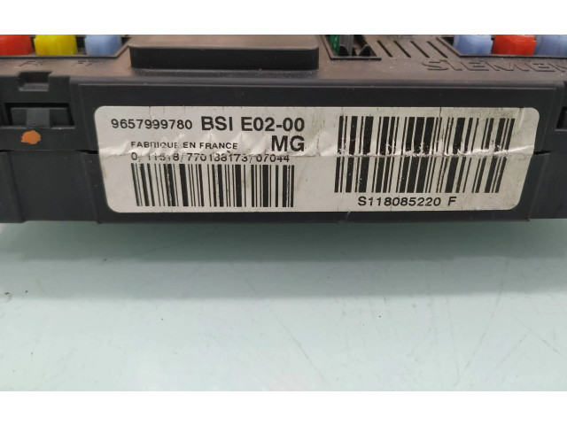 Блок предохранителей S118085220F Citroen Xsara Picasso