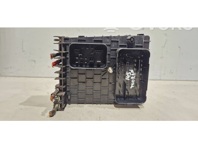 Блок предохранителей  1k0937124   Volkswagen Touran I    