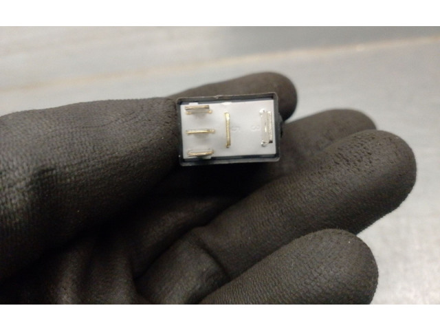 Блок предохранителей 4H0951253C Audi Q3 8U