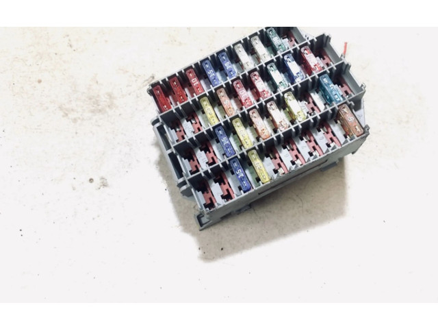 Блок предохранителей  9162439, 9162439   Volvo V70    