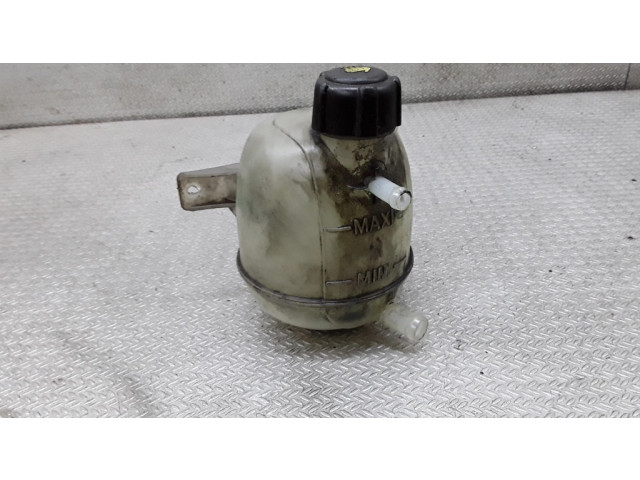 Расширительный бачок охлаждающей жидкости    