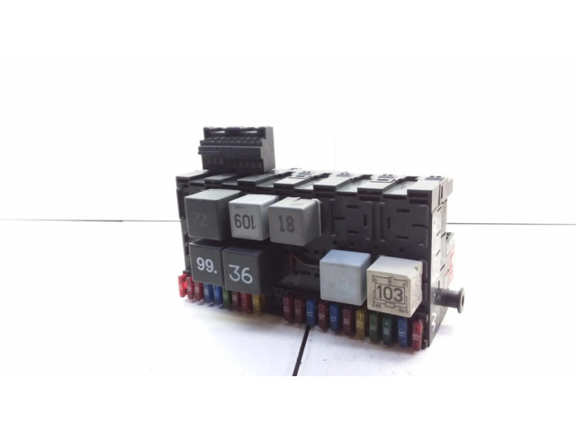 Блок предохранителей 357937039, 3A0972559 Volkswagen Golf III