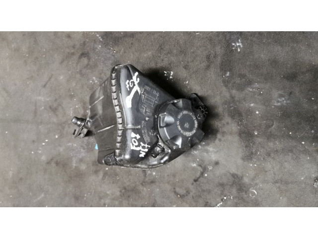 Расширительный бачок охлаждающей жидкости