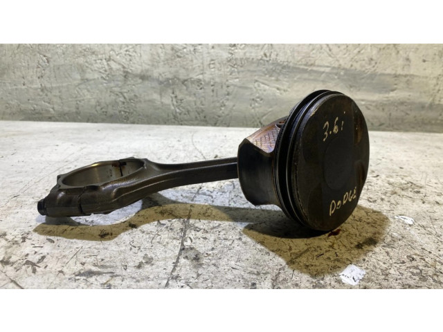 Píst Dodge Challenger pro benzínový motor 3.6