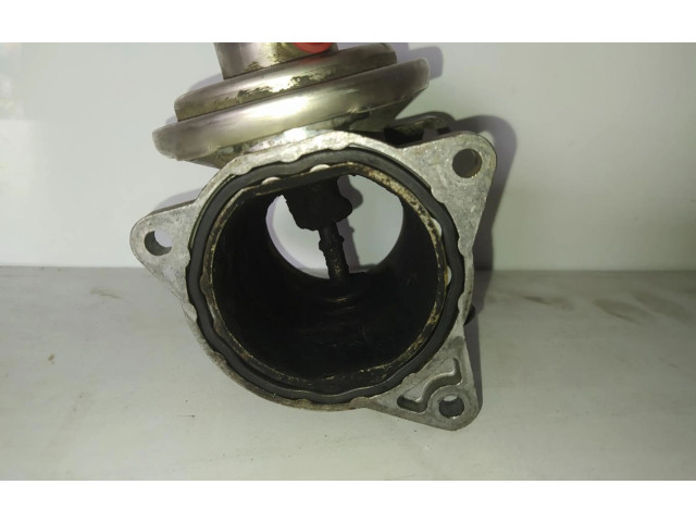 Pojistková skříňka Клапан EGR 038129637D   Seat Toledo III (5P) 2008