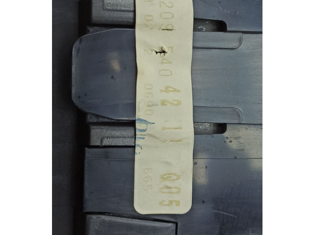 Přístrojová deska Mercedes-Benz CLK A209 C209 2002 A2095404211, 110080140