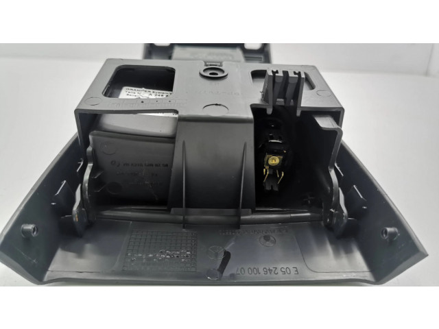 12 V гнездо (сзади)