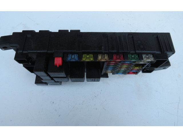 Блок предохранителей 8678449 Volvo XC90