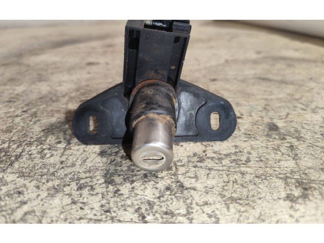 Zámek zadních dveří Opel Zafira A 2002