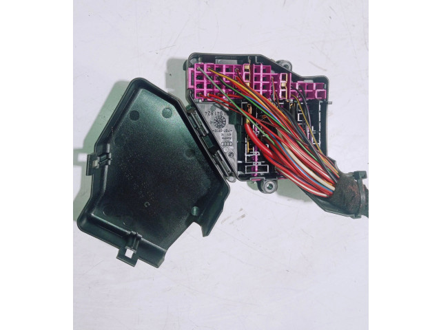 Блок предохранителей  04213225490   Audi A6 S6 C6 4F    