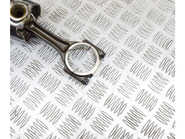 Píst 03G107065J, 038198401D Volkswagen PASSAT B6 pro naftový motor 2.0 BKP