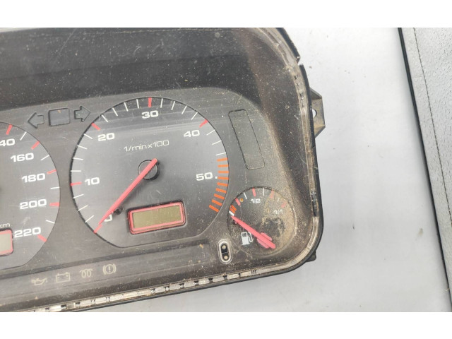 Панель приборов 88311188 Volkswagen Golf III