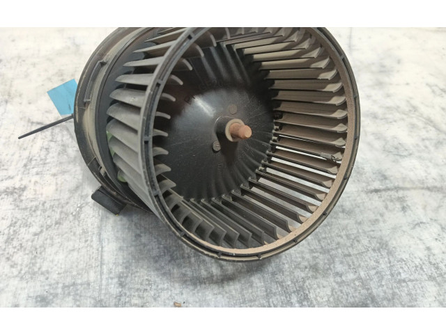 Вентилятор печки 272102762R Dacia Duster II