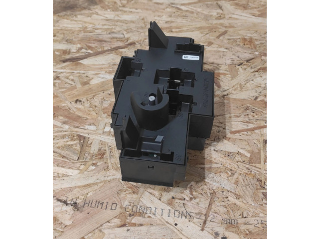 Блок предохранителей A2229063202, J0W211F04 Mercedes-Benz GLC X253 C253