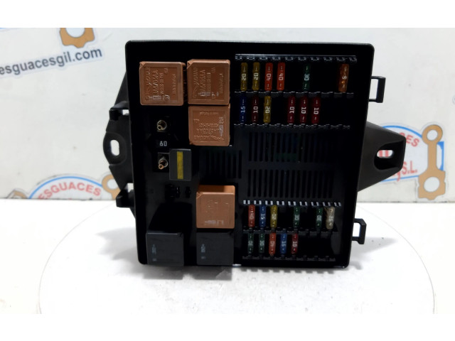 Блок предохранителей 2W9314A073AE, 135873 Jaguar XJ X350