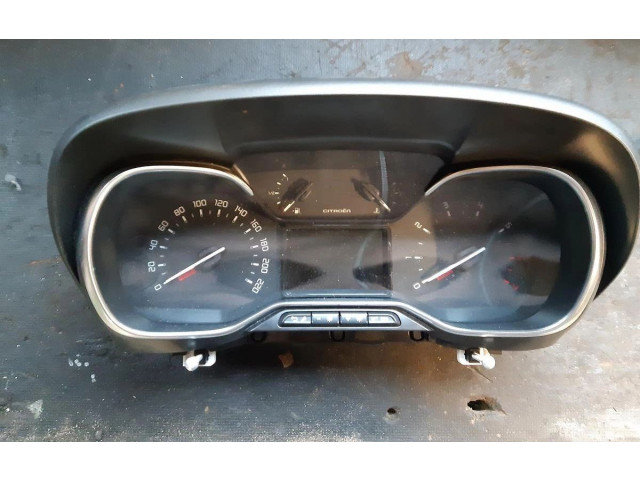 Панель приборов    Citroen C3 Aircross       