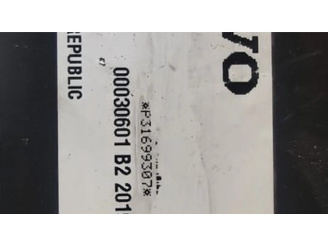 Другая деталь салона