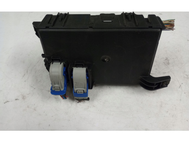 Блок предохранителей 00517986150 Fiat Grande Punto