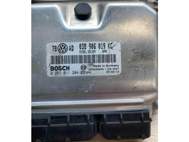 Блок управления двигателем Блок управления 038906019KC, 0281011204   Volkswagen PASSAT B7