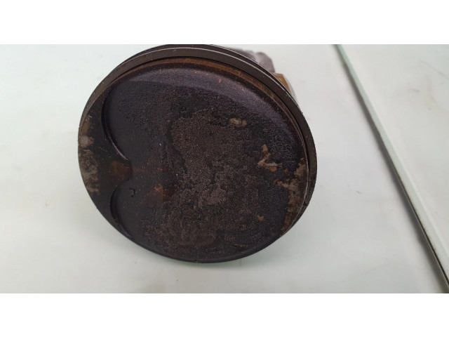 Píst 11257840922, 11247838623 BMW M5 pro benzínový motor 5.0