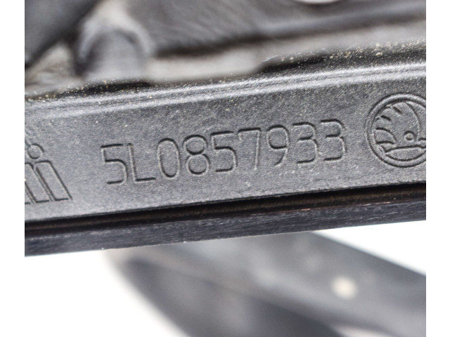 Зеркало электрическое Skoda Yeti (5L) 2009 - 2017 года