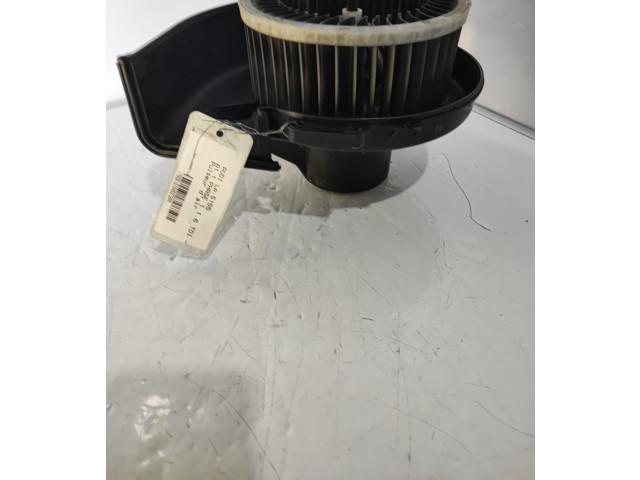 Вентилятор печки 6R1819015A Audi A1