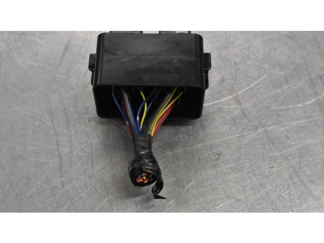 Блок предохранителей Mitsubishi L200