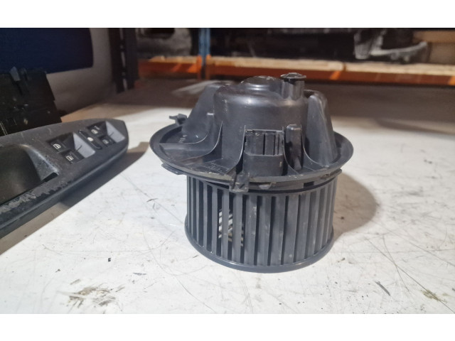 Вентилятор печки Volkswagen Touran I