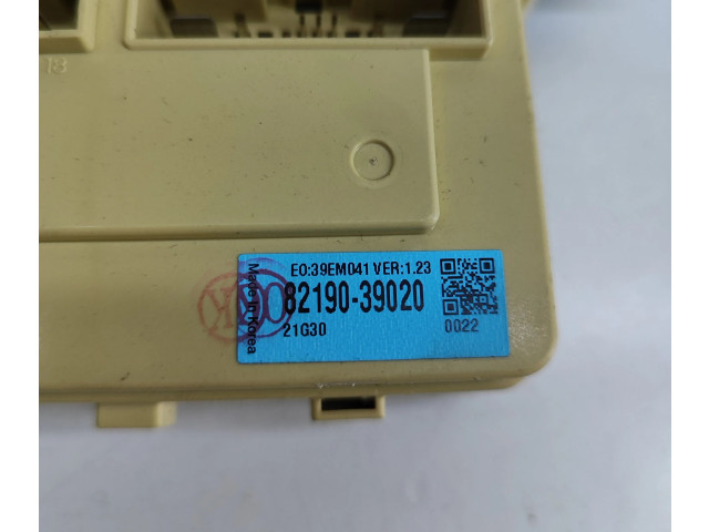 Блок предохранителей 8219039020   SsangYong Korando    