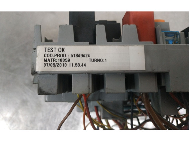 Блок предохранителей 51849424 Alfa Romeo Giulietta