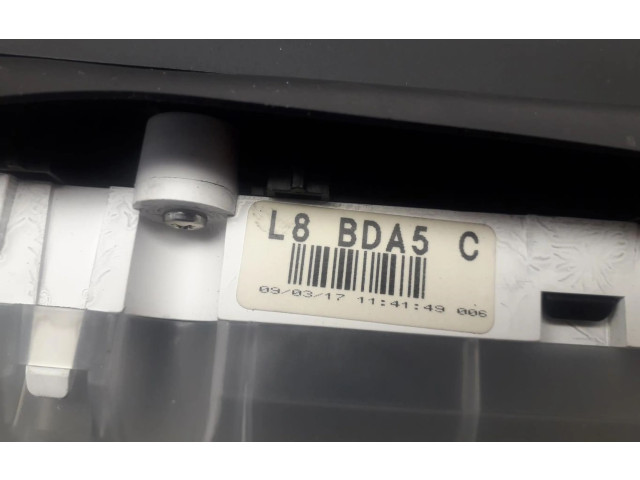 Панель приборов L8BDA5C   Mazda 3 II       