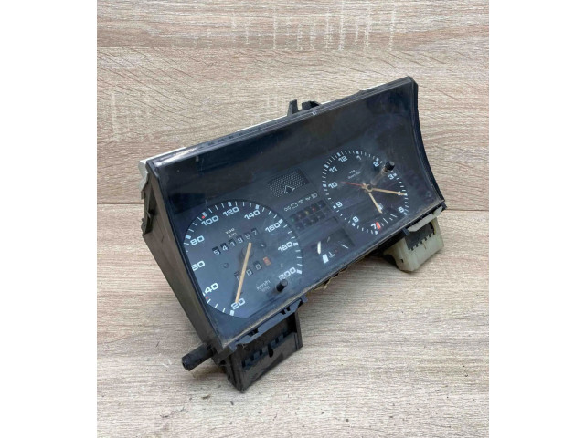 Přístrojová deska Volkswagen PASSAT 1981 321919033, EU