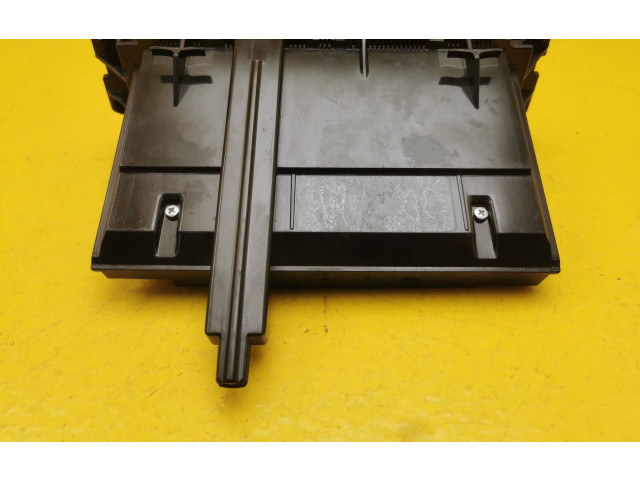 Блок управления климат-контролем    Volkswagen Transporter  Caravelle T5