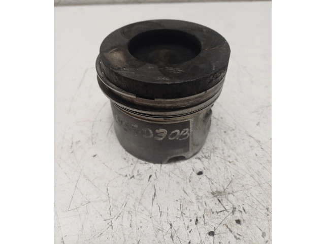 Поршень 04L110 BMW X5 F15