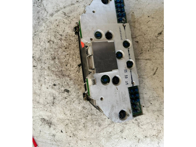 Панель приборов 9168144   Volvo S70  V70  V70 XC       