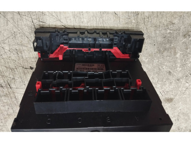 Блок предохранителей 3C0937049D, F005V00525   Volkswagen Jetta V    