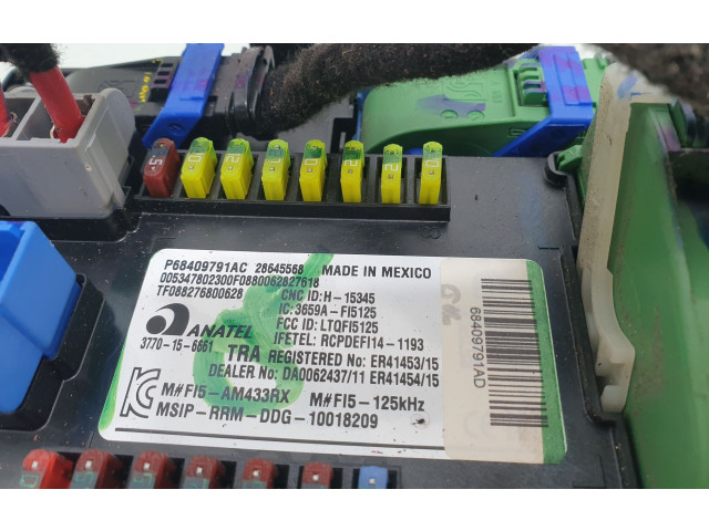 Блок предохранителей P68409791AC Jeep Compass