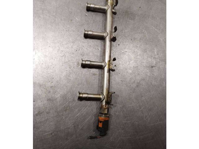 Топливная рампа 03F133320C, 049520410 Volkswagen Golf VI