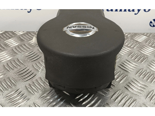 Подушка безопасности водителя 05912308   Nissan Navara