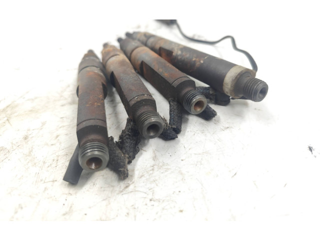 Комплект форсунок 028130201J    Volkswagen PASSAT B4   