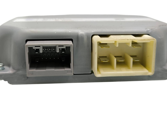 Įtampos keitiklis/ keitimo modulis     82714FL000, 2312161A0X    Subaru Forester SK 