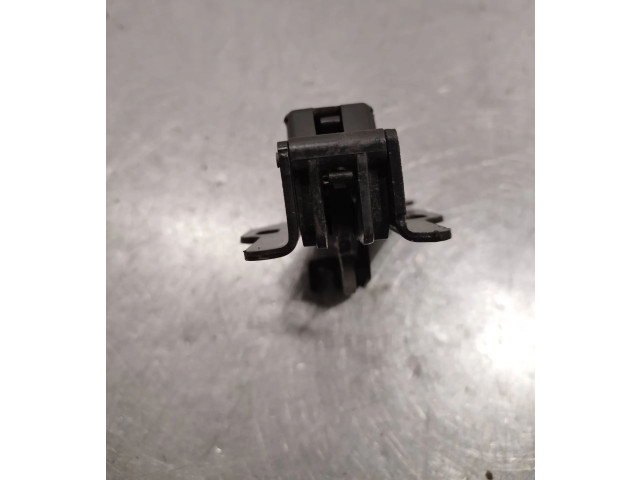 Генератор    Peugeot Partner      