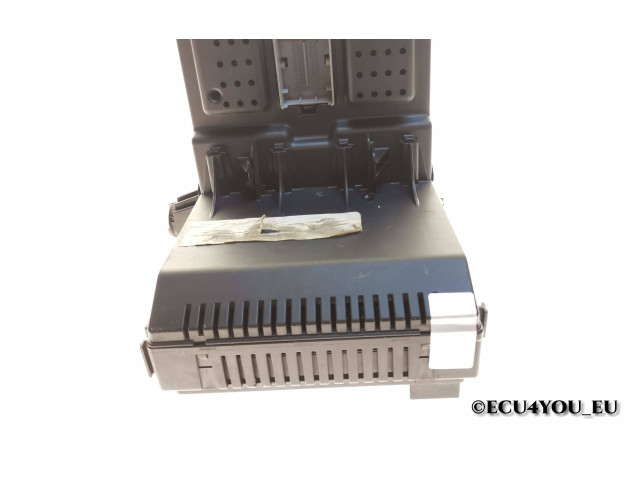 Блок предохранителей 30795114, 28073267   Volvo V70    