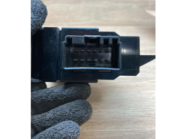 Ручка стеклоочистителей 8682836, MD42AE00068 Volvo S60