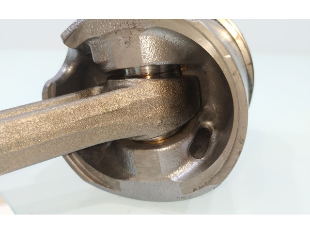  Поршень с шатуном BKP 038J  Volkswagen PASSAT B6  