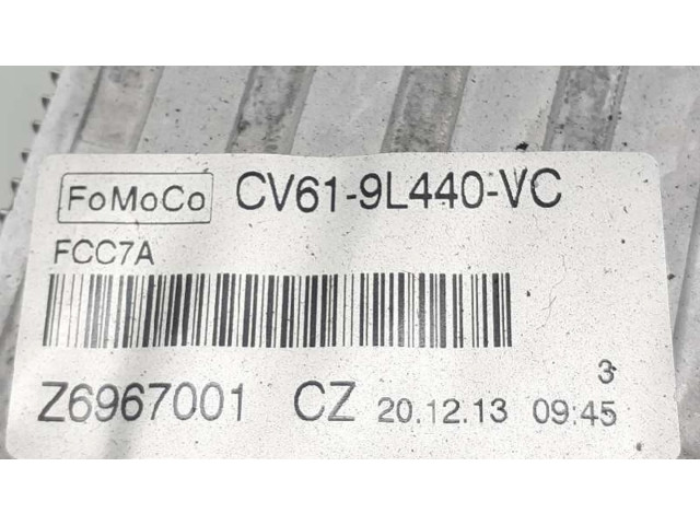 Интеркулер 2163154, Z6967001CZ Ford Fiesta 1.0