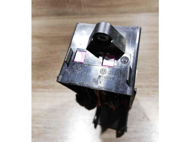 Блок предохранителей 1t1937615a Volkswagen Caddy