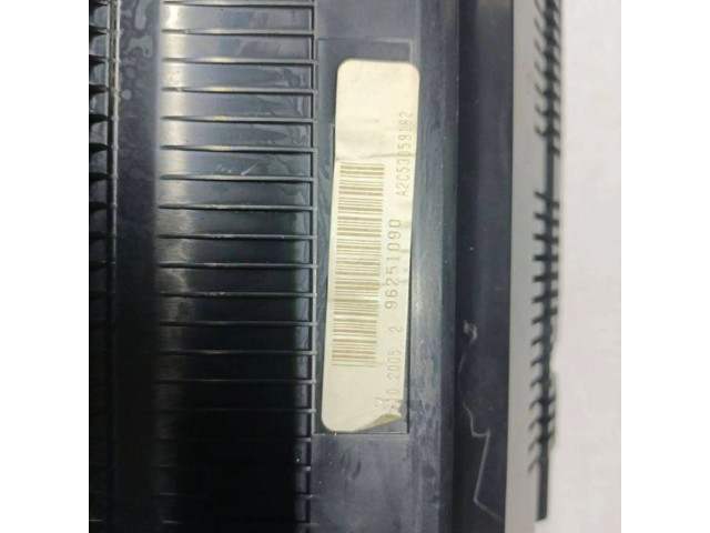 Přístrojová deska Mercedes-Benz CLK A209 C209 2003 A2095409811, 87001551