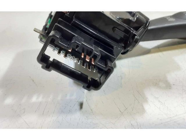 Ручка стеклоочистителей Subaru Legacy